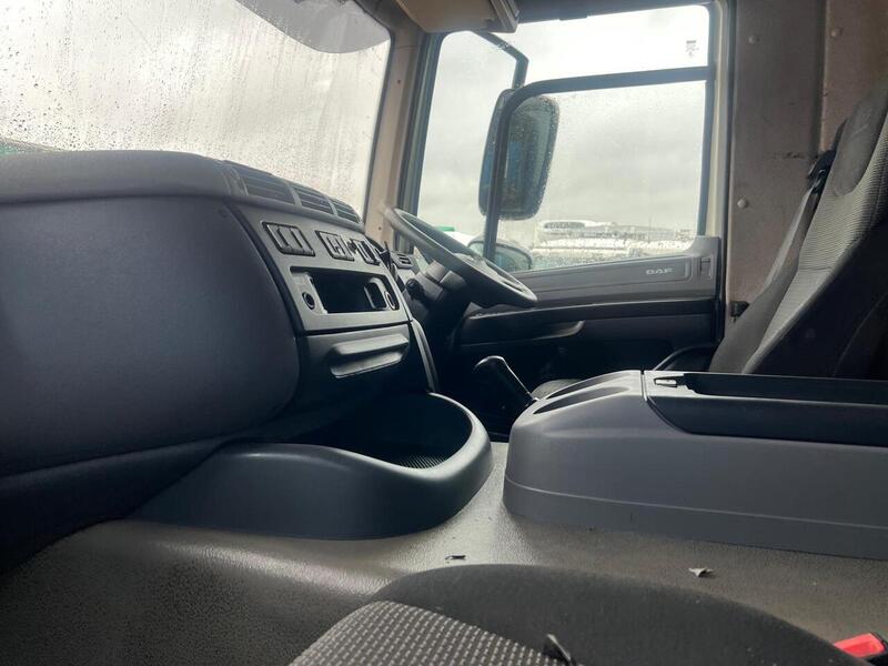 DAF 330 29ft Curtain Side 