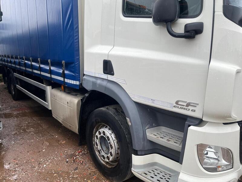 DAF 330 29ft Curtain Side 