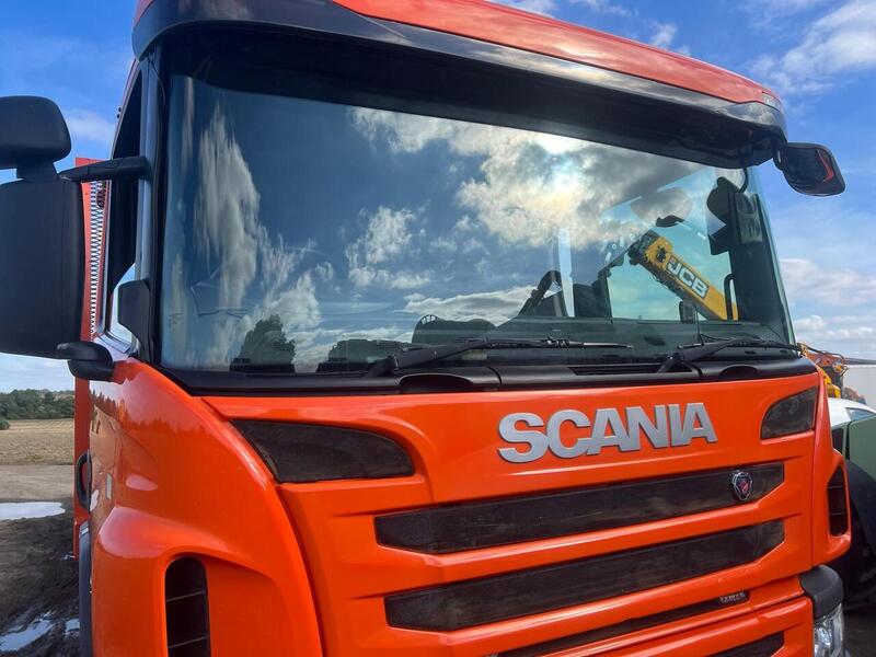 Scania Beavertail with Winch