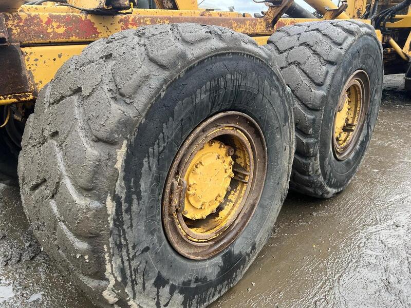 Caterpillar Big Hook Dumper With 40yrd Bin
