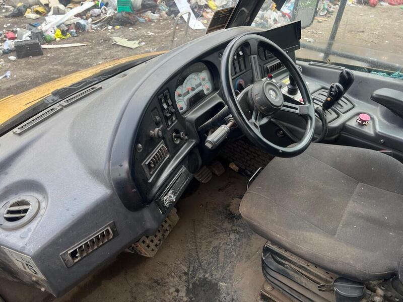 Caterpillar Big Hook Dumper With 40yrd Bin