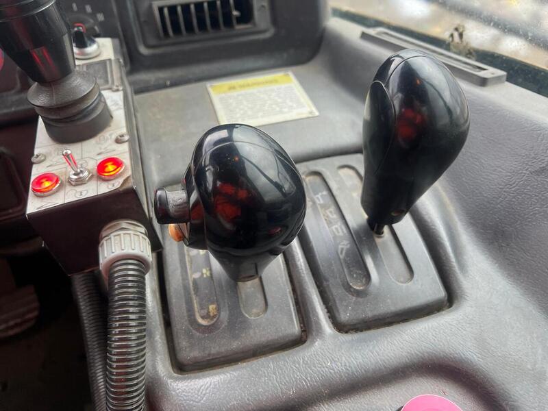 Caterpillar Big Hook Dumper With 40yrd Bin