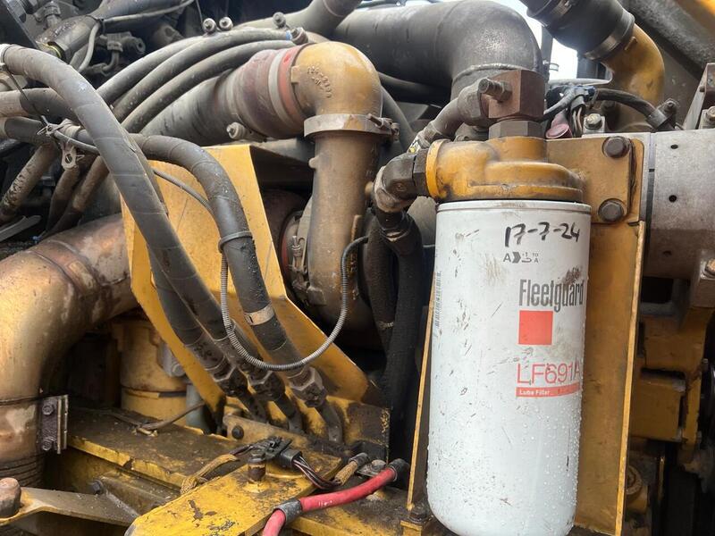 Caterpillar Big Hook Dumper With 40yrd Bin