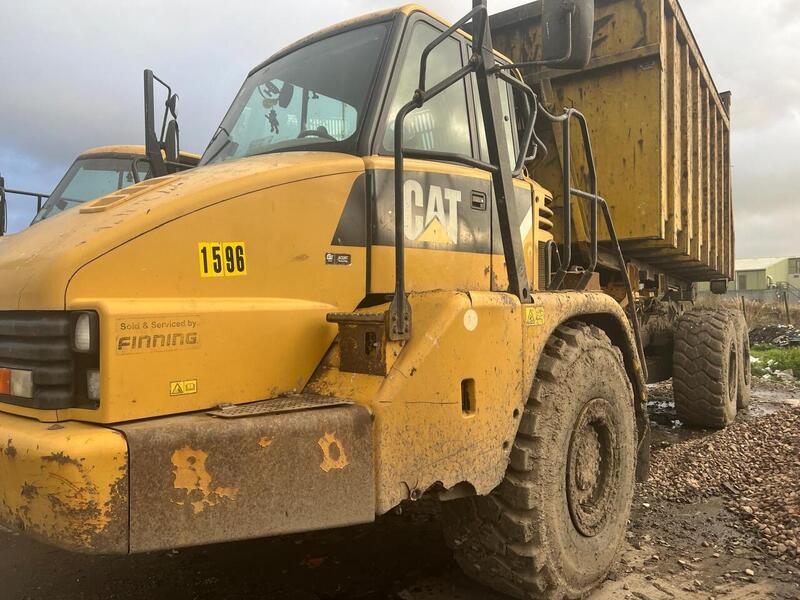 Caterpillar Big Hook Dumper With 40yrd Bin