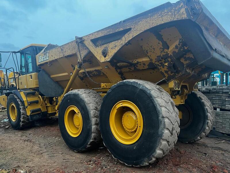 Bell 6x6 Dump Truck