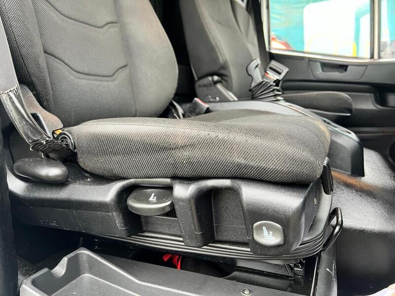 Iveco  180E250 Curtain Side