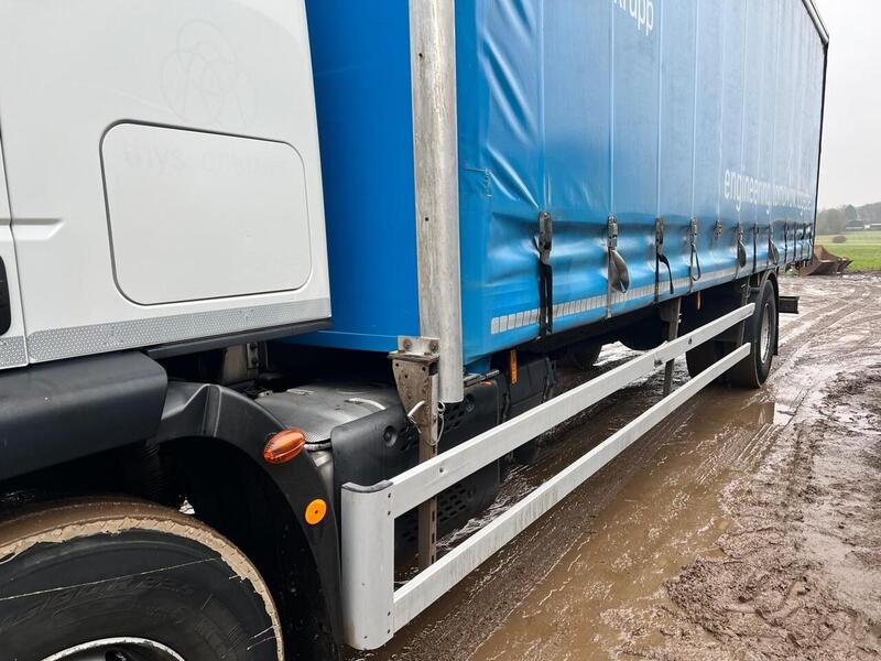 Iveco  180E250 Curtain Side