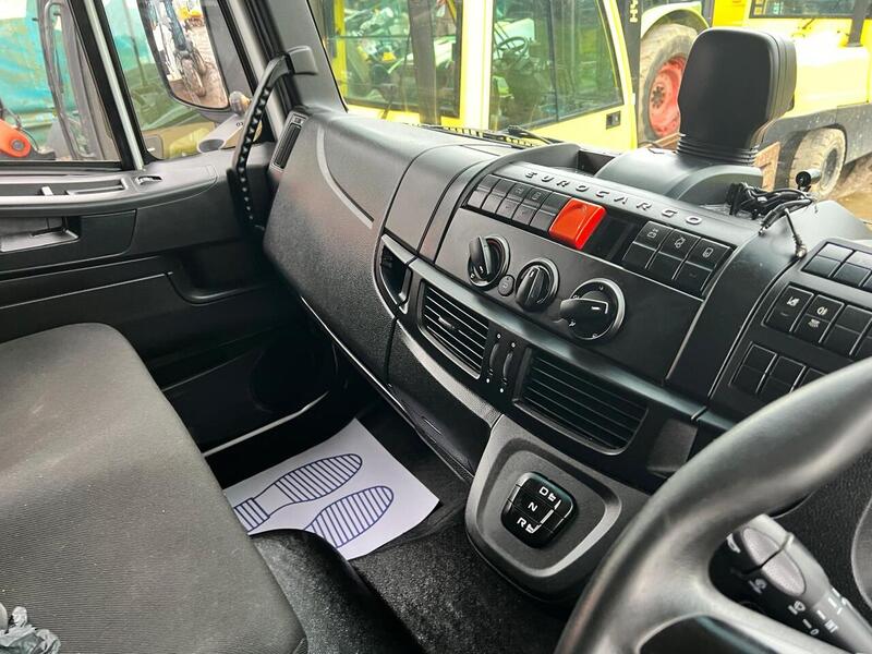 Iveco  180E250 Curtain Side