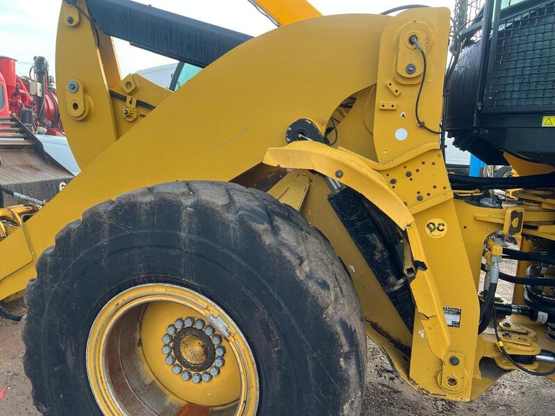 Caterpillar Loading Shovel