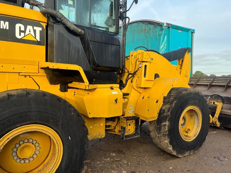 Caterpillar Loading Shovel