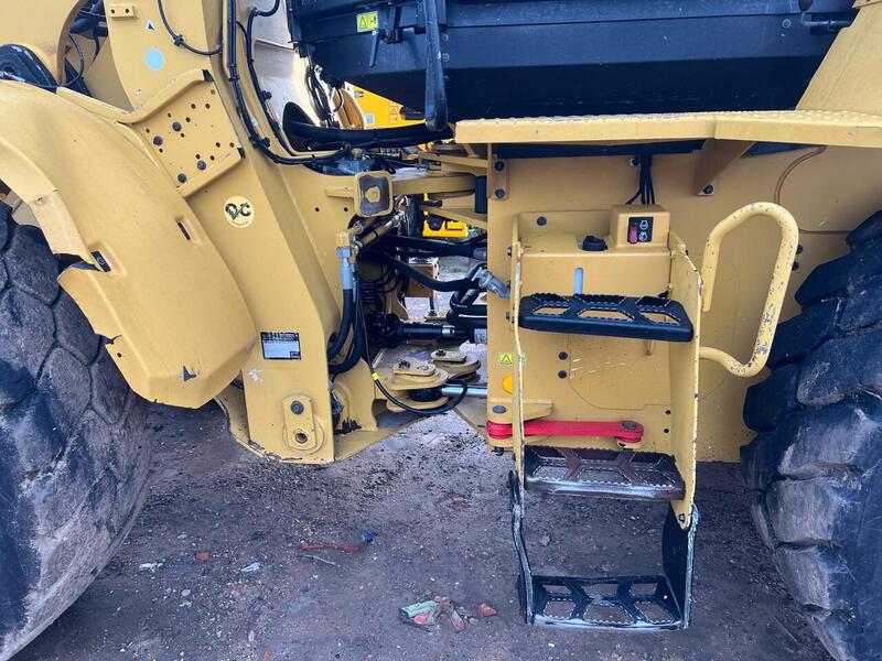 Caterpillar Loading Shovel