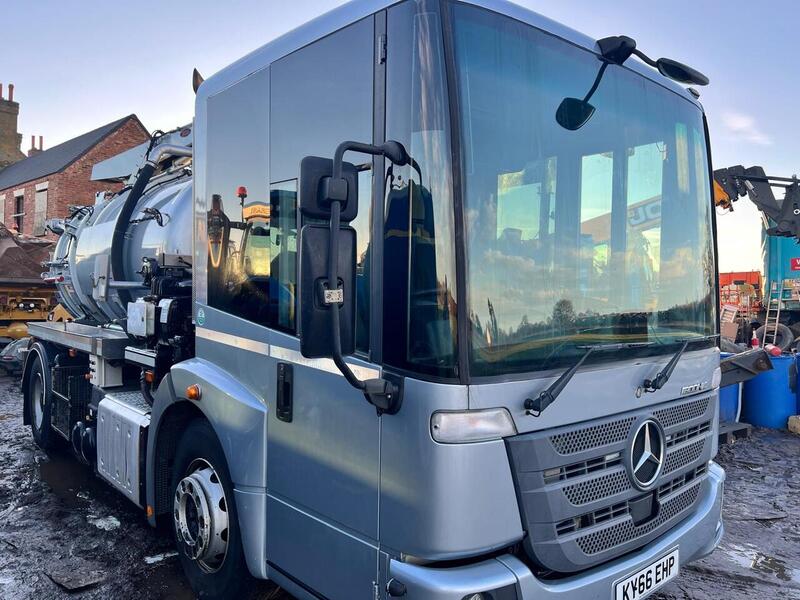 Mercedes-Benz Stainless Steel Vac Tanker