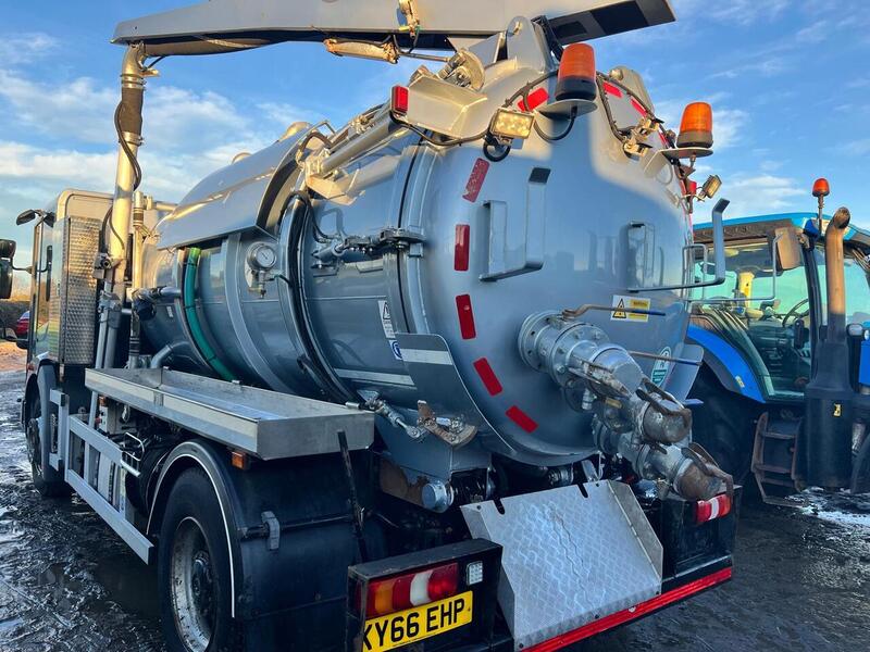 Mercedes-Benz Stainless Steel Vac Tanker