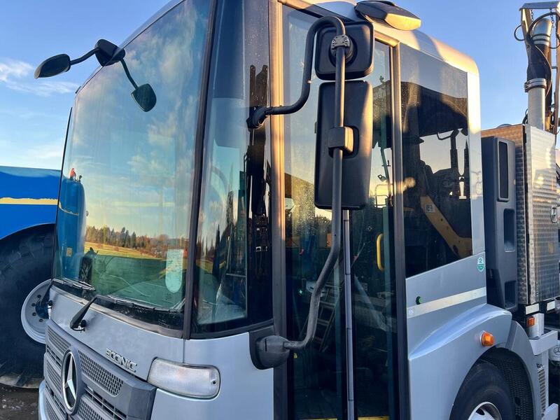 Mercedes-Benz Stainless Steel Vac Tanker