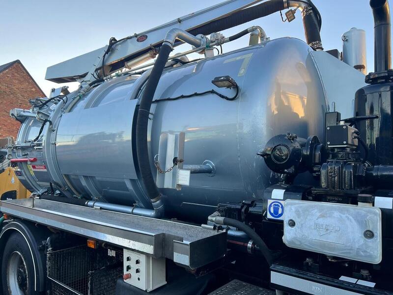Mercedes-Benz Stainless Steel Vac Tanker