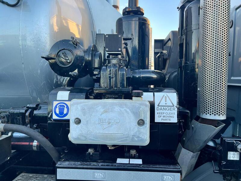 Mercedes-Benz Stainless Steel Vac Tanker