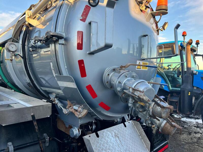 Mercedes-Benz Stainless Steel Vac Tanker