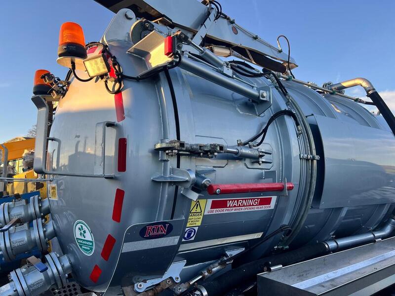 Mercedes-Benz Stainless Steel Vac Tanker