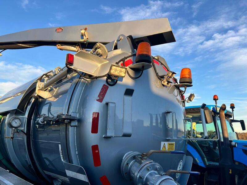 Mercedes-Benz Stainless Steel Vac Tanker