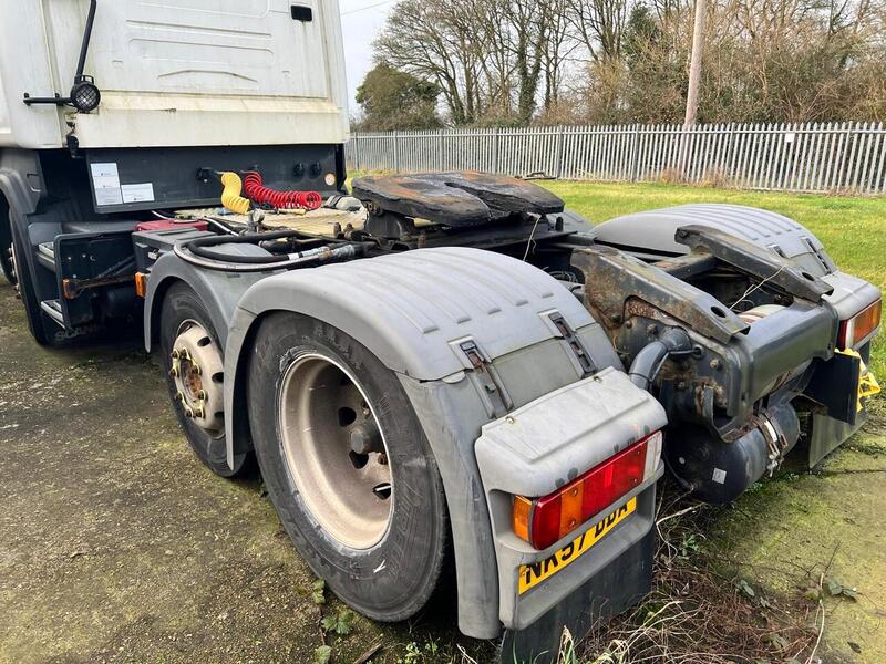 Scania Mid Lift Tractor Unit