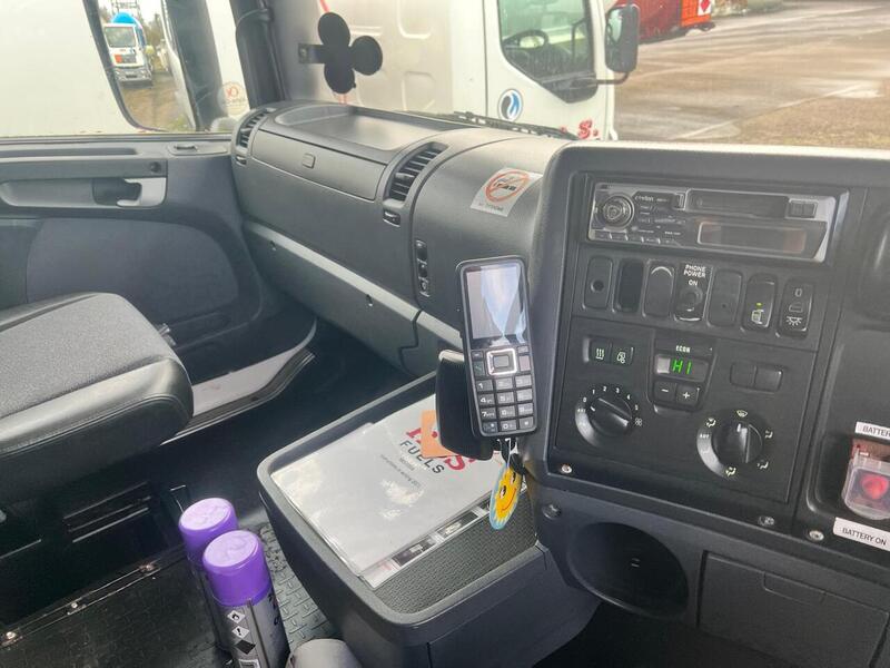 Scania Mid Lift Tractor Unit