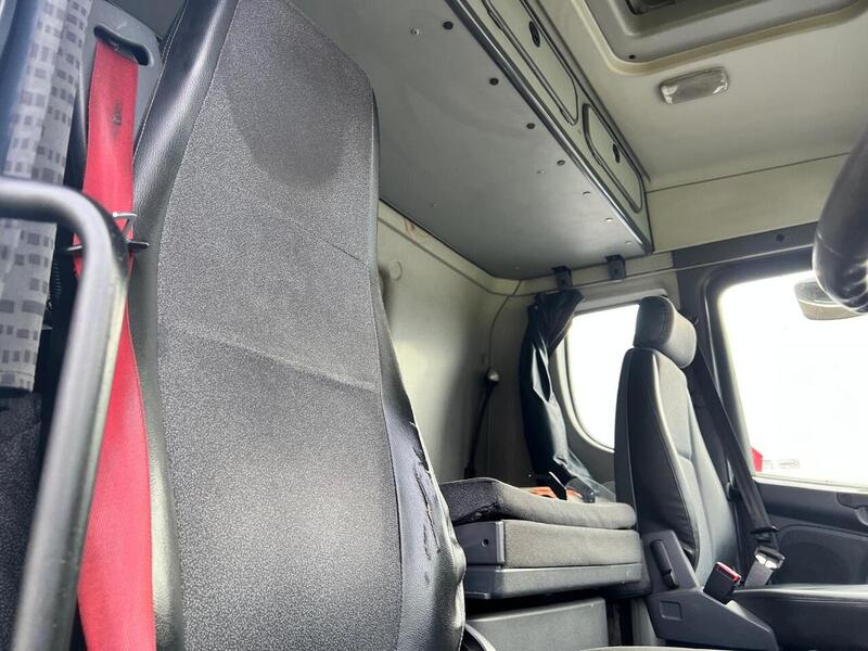 Scania Mid Lift Tractor Unit