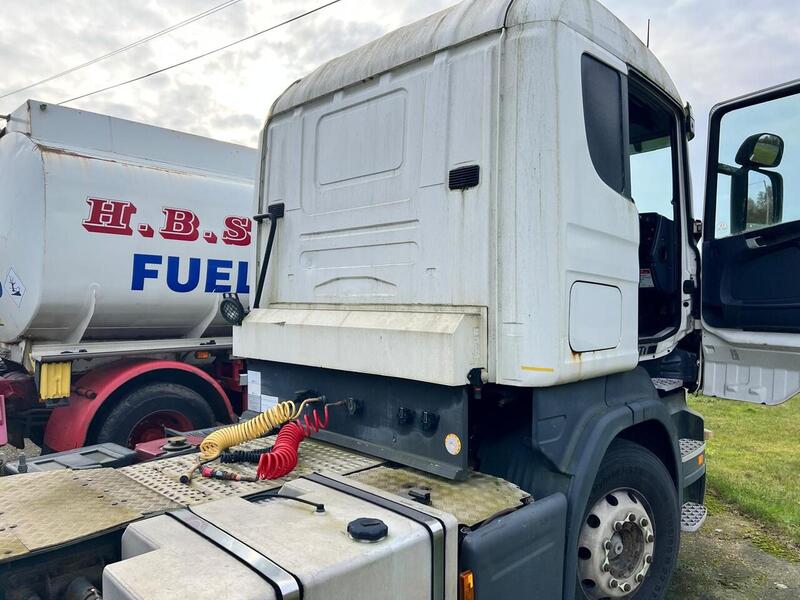 Scania Mid Lift Tractor Unit