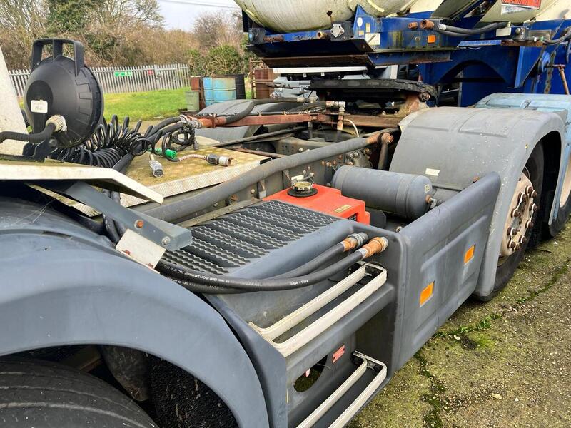 Scania 420 PET Reg Tractor Unit