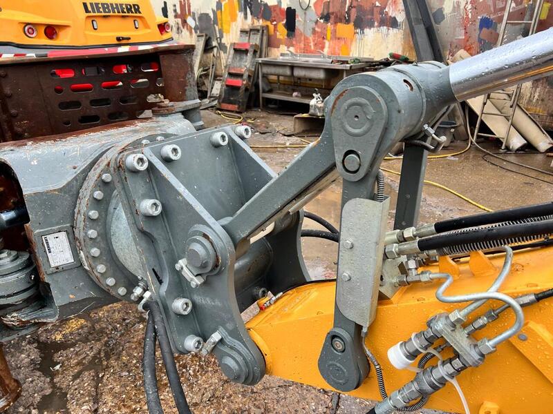 Liebherr Material Handler