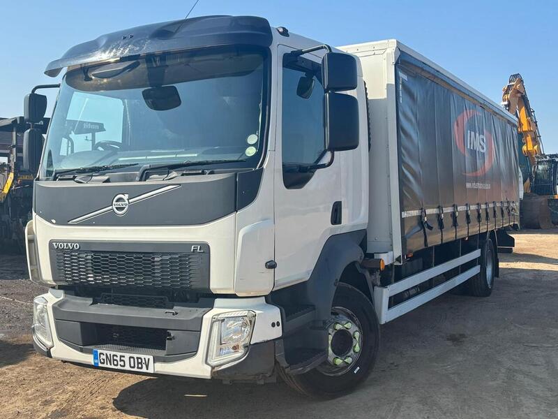 Volvo 24ft Curtain Side