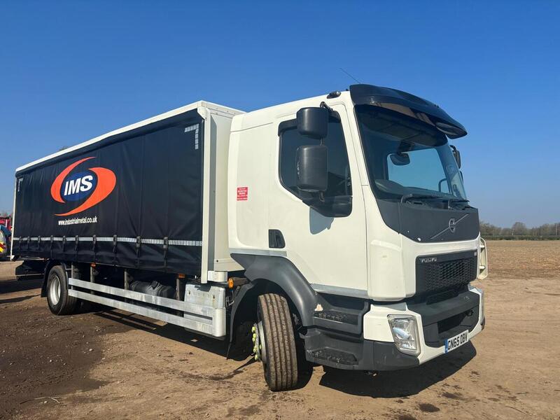 Volvo 24ft Curtain Side