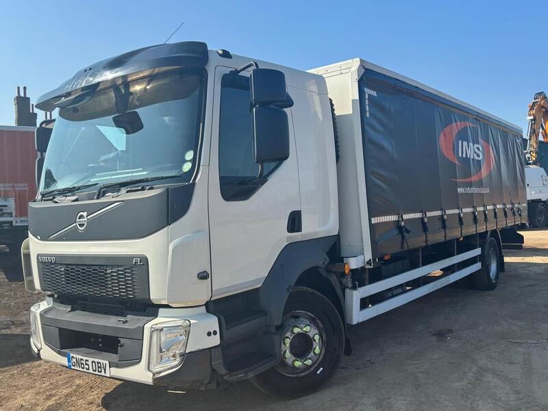 Volvo 24ft Curtain Side