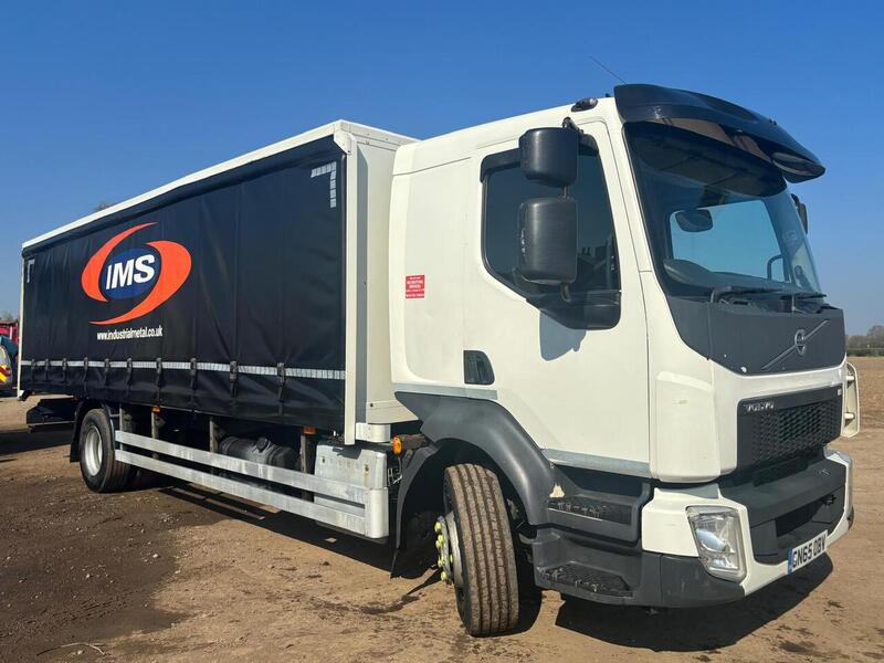 Volvo 24ft Curtain Side