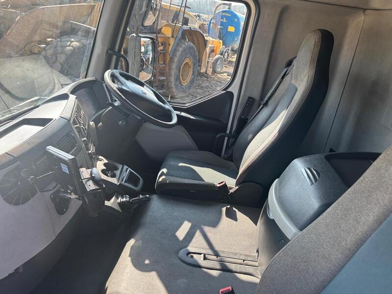 Volvo 24ft Curtain Side