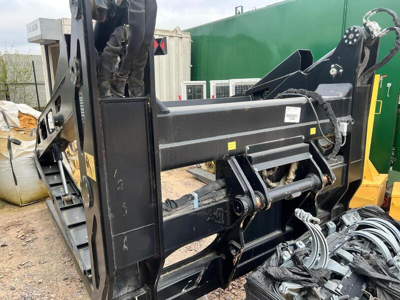 MANITOU Pipe Handler Attachment