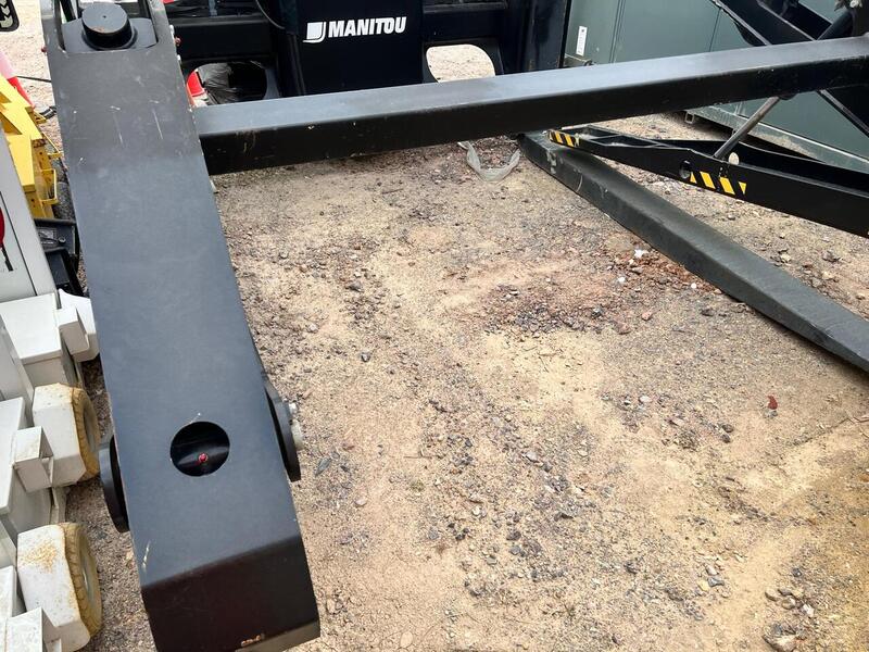 MANITOU Pipe Handler Attachment