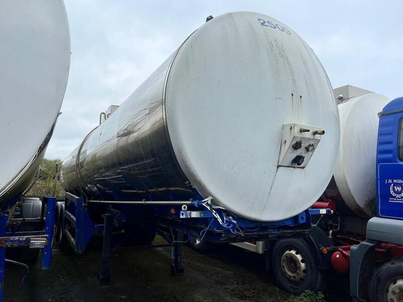 Crane Fruehauf Tanker