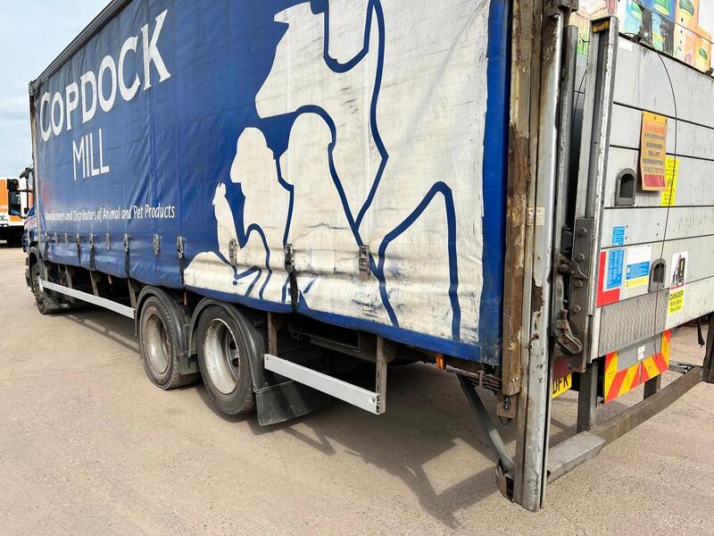 Scania 26 Ton Curtain Side