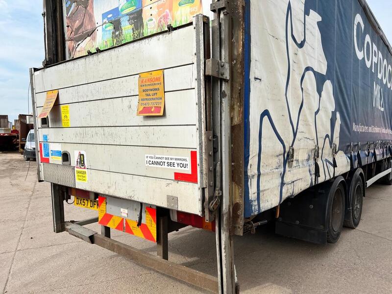 Scania 26 Ton Curtain Side