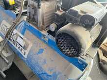 Clarke Air Compressor - Hardly Used 