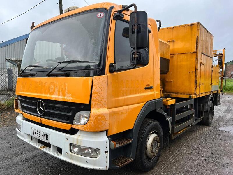 Mercedes-Benz Line Painting Trucks