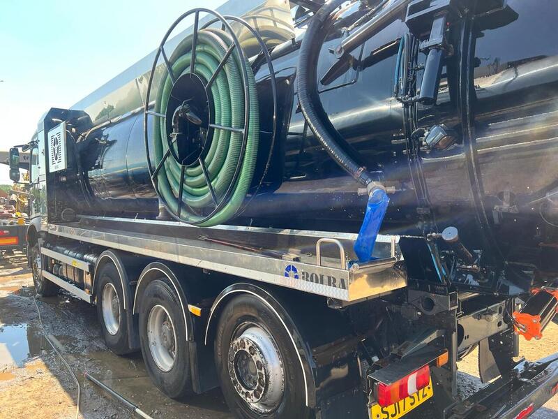 Mercedes-Benz 3245 Fitted with Rolba Super Combi Vac Tanker