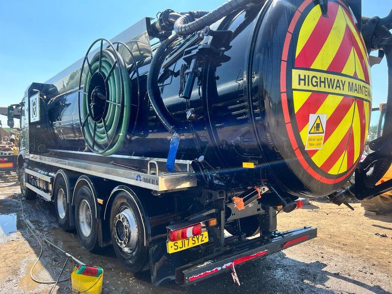 Mercedes-Benz 3245 Fitted with Rolba Super Combi Vac Tanker