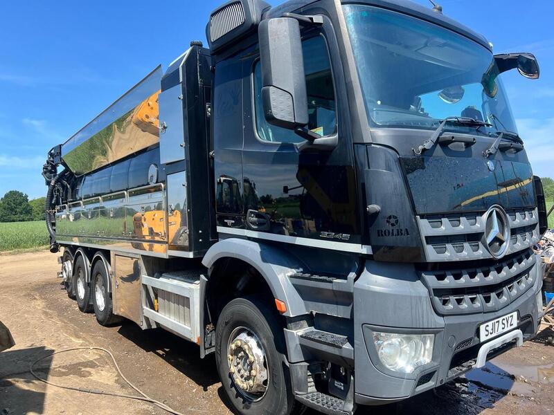 Mercedes-Benz 3245 Fitted with Rolba Super Combi Vac Tanker