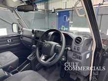 Toyota Land Cruiser GDJ 76 Station Wagon RHD 