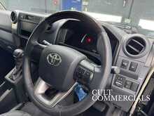 Toyota Land Cruiser GDJ 76 Station Wagon RHD 