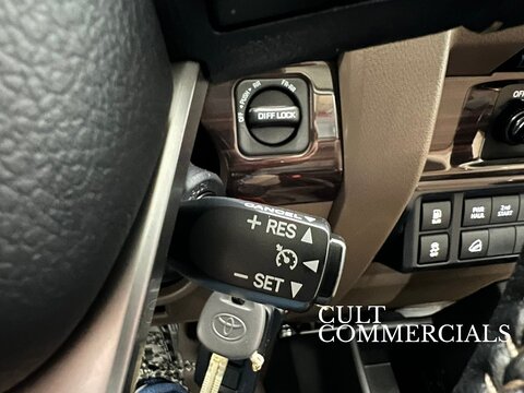 GDJ 79 Single Cab DLX (Winch/LED) 2.8 2dr Pickup Automatic Diesel