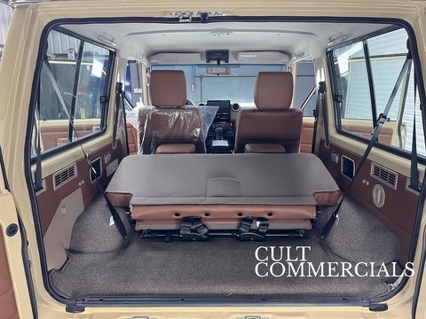 GRJ 71 SDLX 4.0 5dr SWB Automatic Petrol