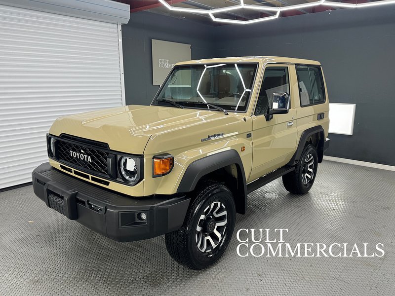 GRJ 71 SDLX 4.0 5dr SWB Automatic Petrol