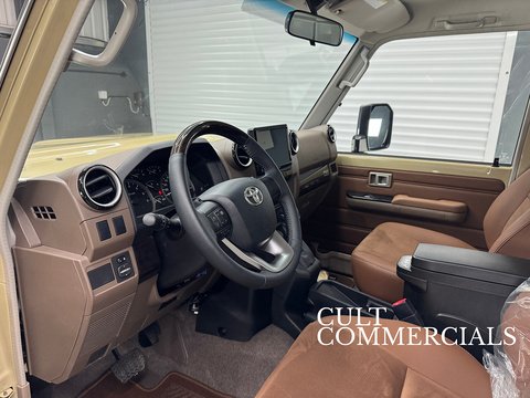 GRJ 71 SDLX 4.0 5dr SWB Automatic Petrol